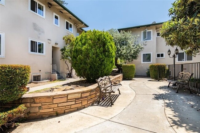 Building Photo - 1811 Sherer Ln
