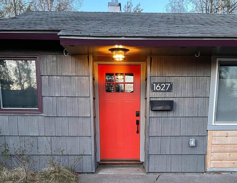 Building Photo - 1627 Logan St