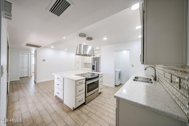 Building Photo - 8333 E Orange Blossom Ln