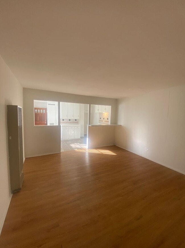 Building Photo - Randall Apartments