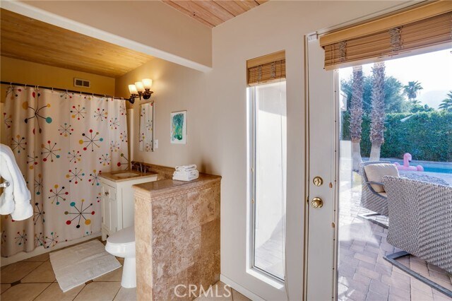 Building Photo - 576 E Desert Holly Cir
