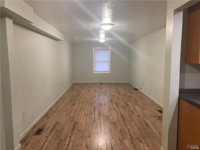 Building Photo - 311 High St