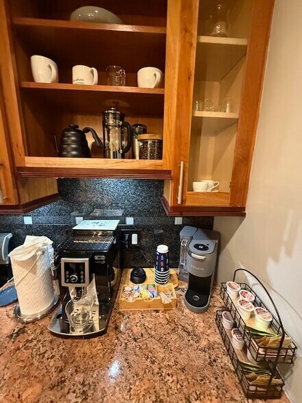 Building Photo - 425 N Church St