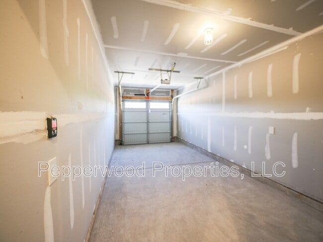 Building Photo - 4555 Duparc Way