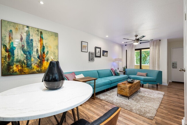 Building Photo - 2812 N Auburn Ct