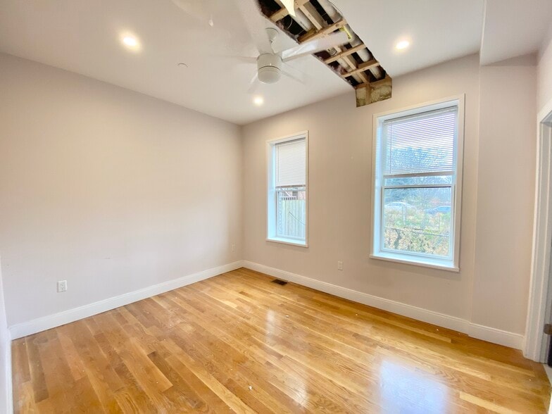 Building Photo - 11 Highland Park Ave