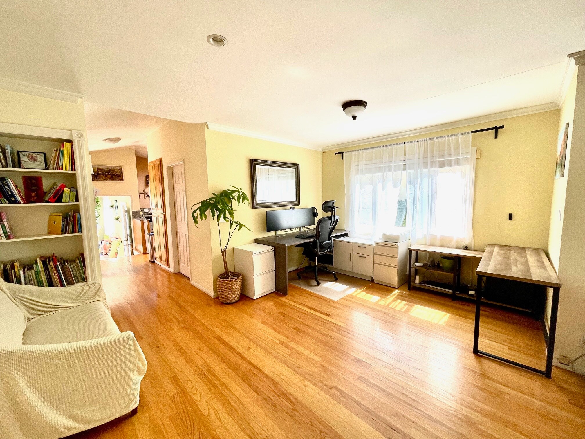 Smaller family room - 1136 8th St