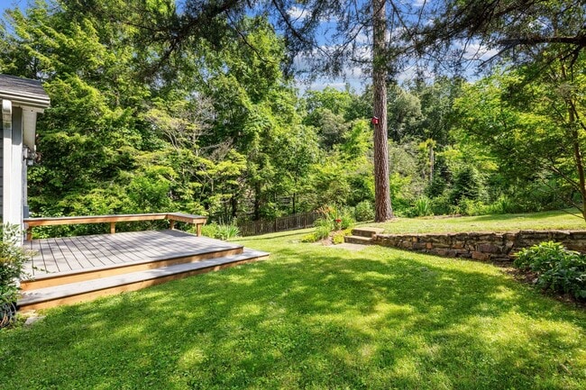 Building Photo - 2-4 Village Park Dr