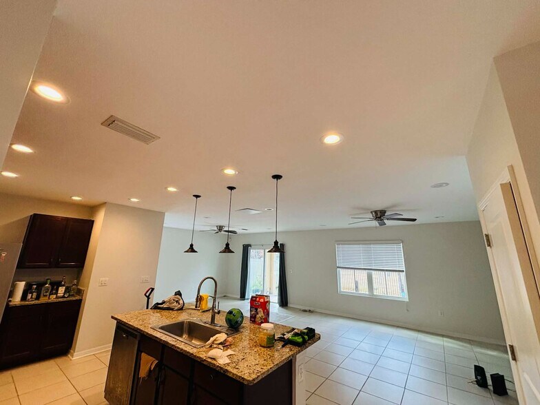 Building Photo - 110 San Carrara Ct