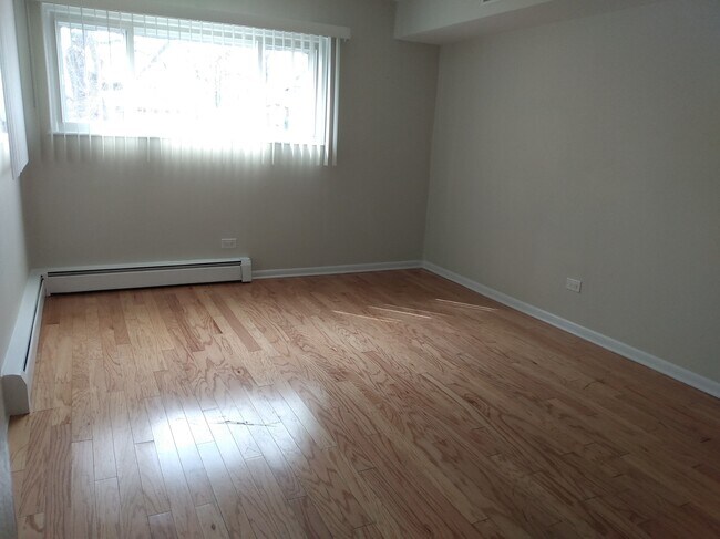 Building Photo - 9511 Lawrence Ct