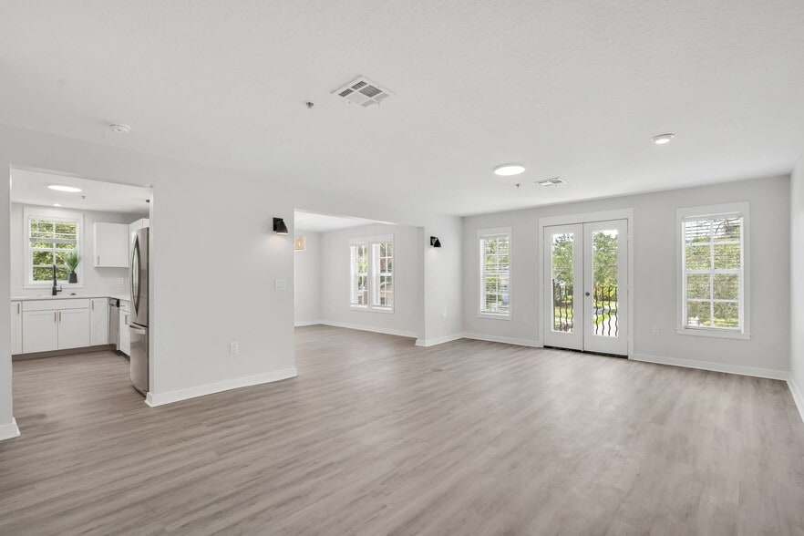 Building Photo - 2405 W Texas Ave