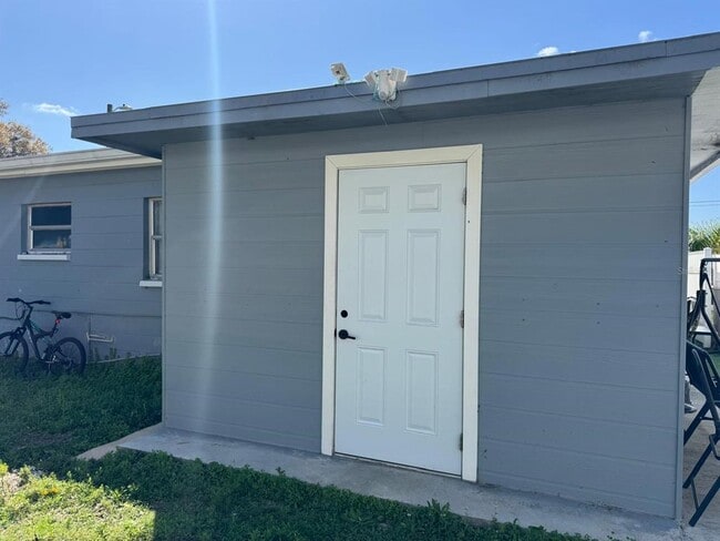 Building Photo - 8204 Dahlia Ave