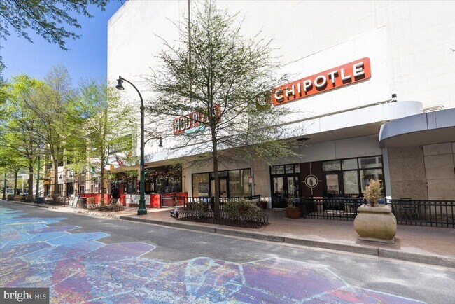 Building Photo - 7923 Eastern Ave NW