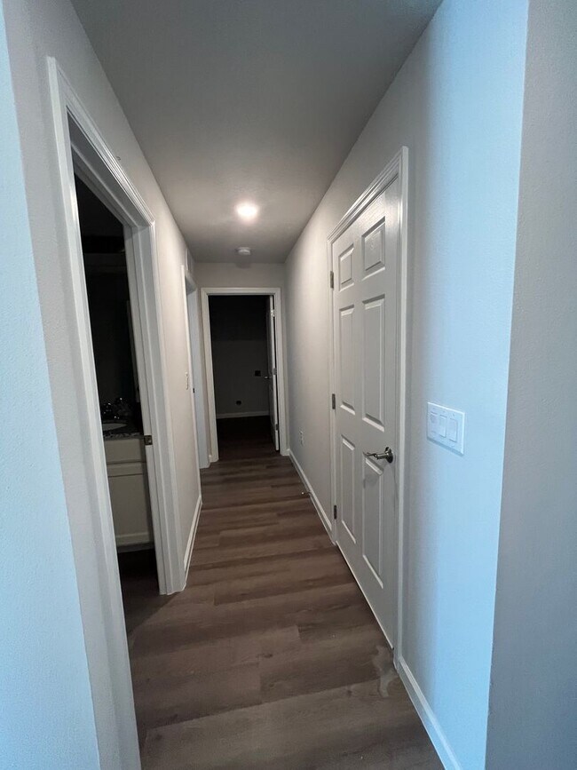 Building Photo - Beautiful 4 Bedroom Home with Huge yard!