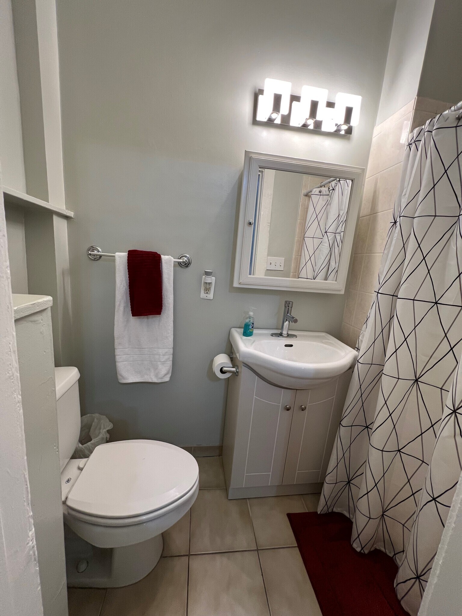 2nd Bath - 3528 N Reta Ave