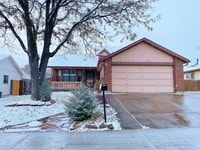 Building Photo - Renovated 3 bedroom 2 bathroom home in quiet Arvada neighborhood!