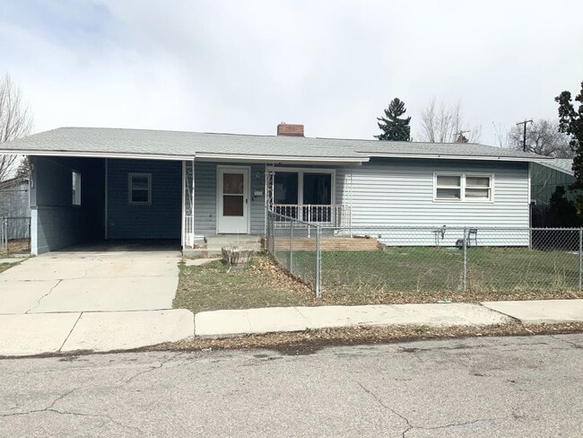 Building Photo - Spacious Four Bedroom Near Memorial Rose G...