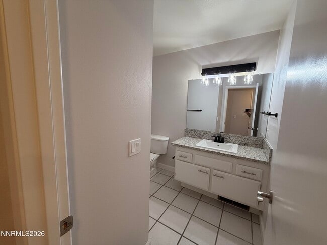 Building Photo - 795 Twin Pines Ct