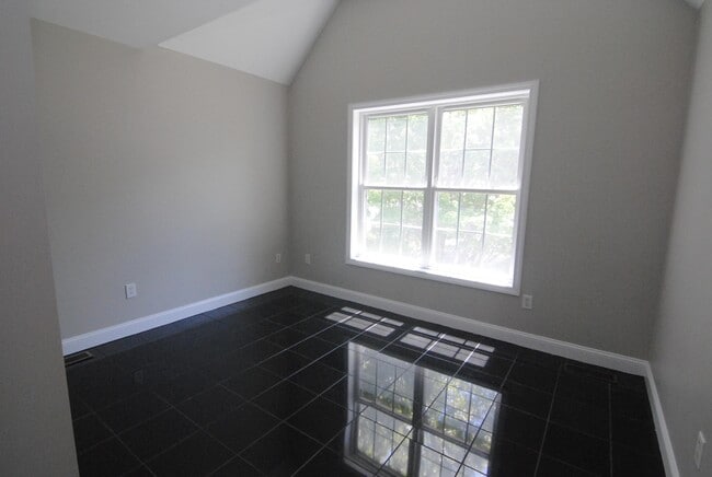 Building Photo - 46 Cherrywood Dr