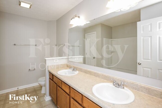 Building Photo - 11419 High Grass Dr