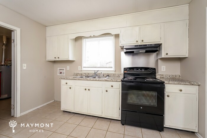 Building Photo - 517 Lama St