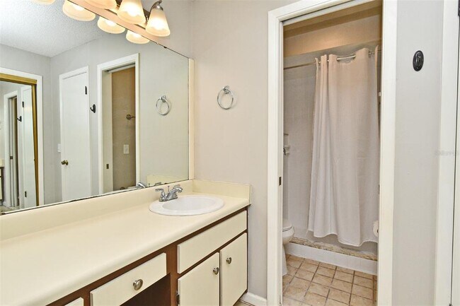 Building Photo - 512 Shane Cir
