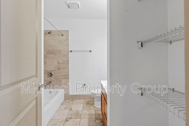 Building Photo - 4244 Chouteau Ave