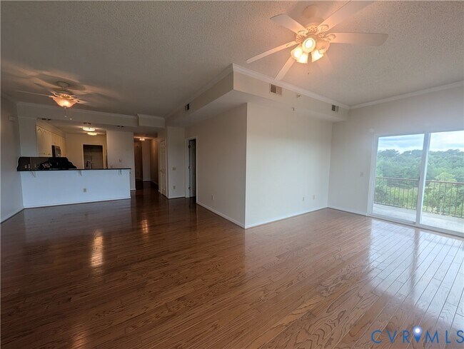 Building Photo - 301 Beacon Ridge Dr