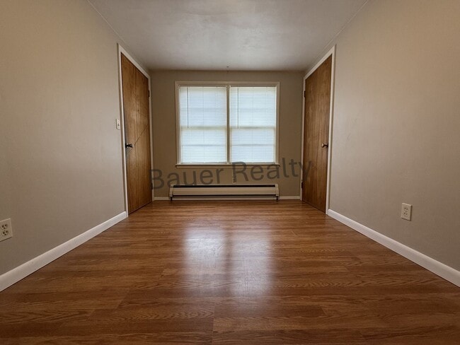 Building Photo - 4 Bedroom, Crestview School District