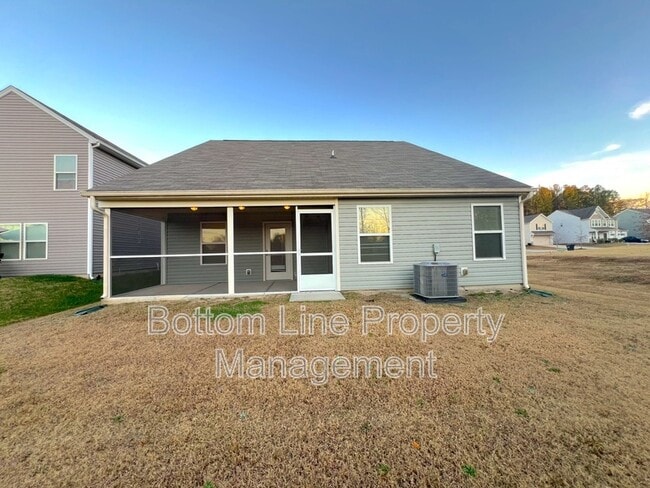 Building Photo - 636 Newfound Hollow Dr