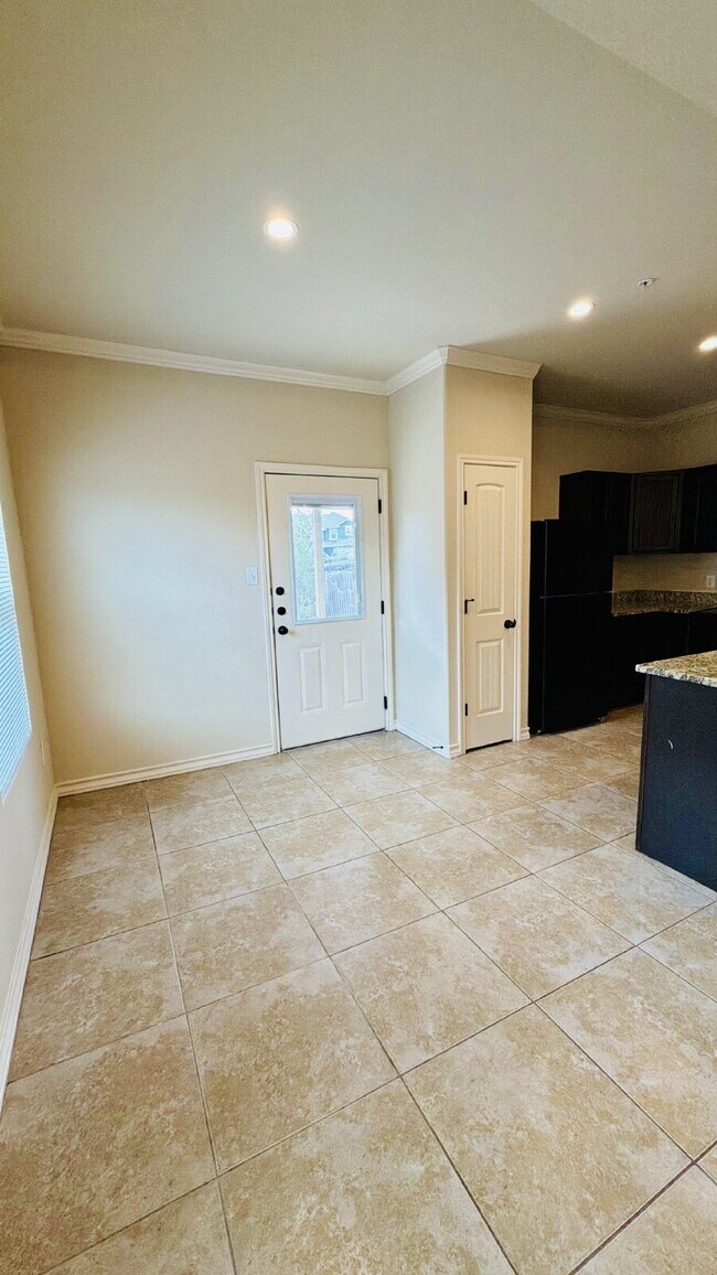 Building Photo - 7108 Micayla Cv