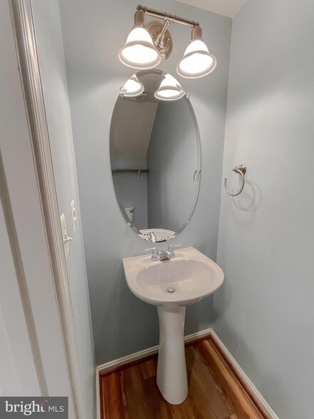 Building Photo - 45571 Catalina Ln