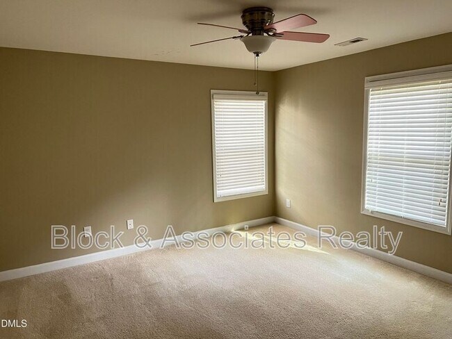 Building Photo - 936 Bentbury Way