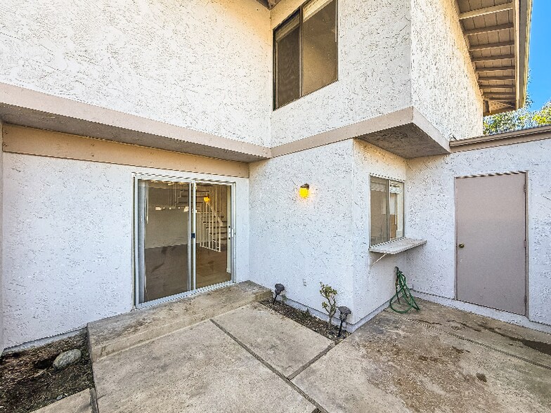 Building Photo - 4360 Vision Dr