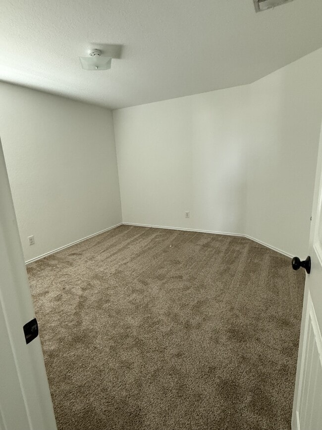 Building Photo - 1045 Polmont Ct