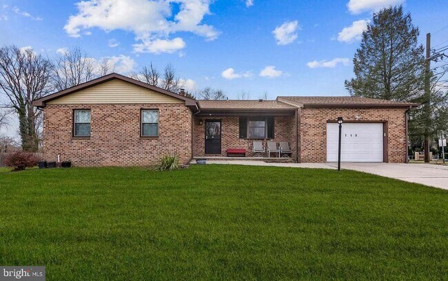 Building Photo - 715 Cooper Landing Rd