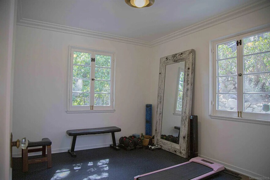 Building Photo - 2925 Graceland Way