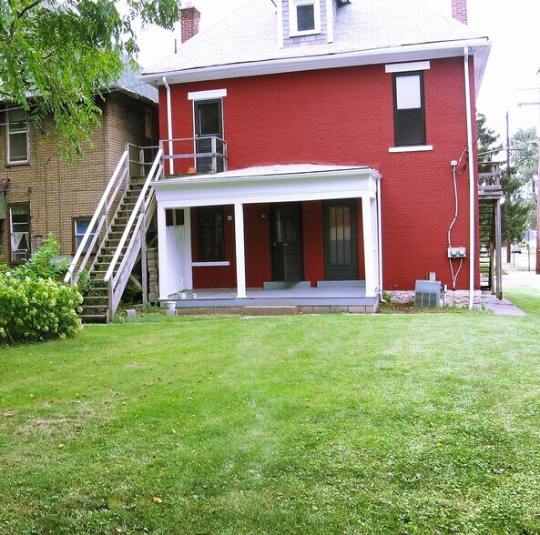 Back Entry Stairway - 45 1/2 E Duncan St