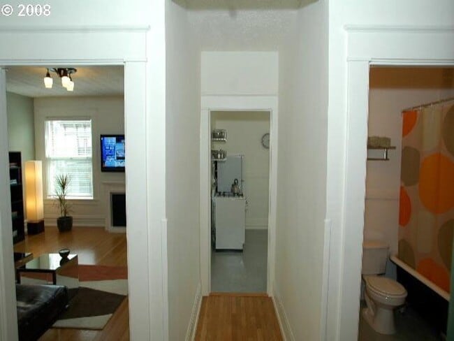 Building Photo - City of Portland Condo Studio, Great Location!