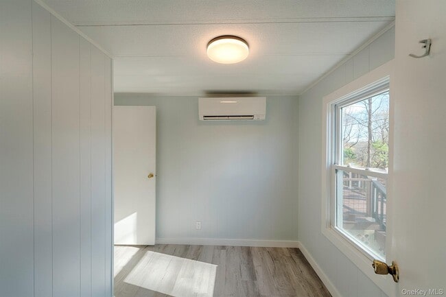 Building Photo - 193 Decker Rd