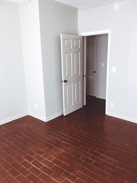 Building Photo - 2028 Hazel Hedge Ln