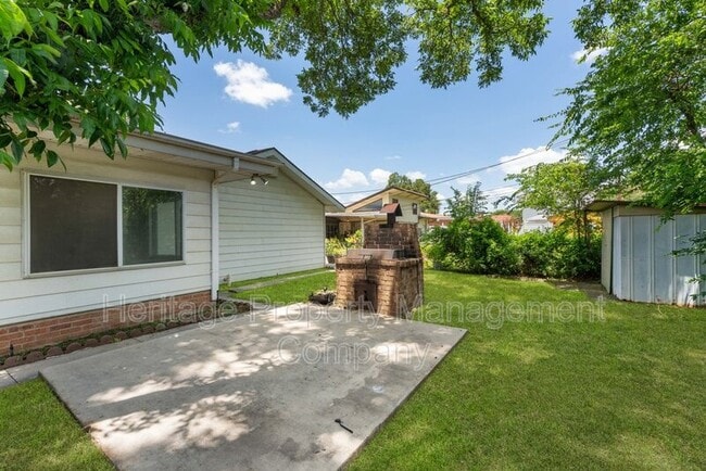 Building Photo - 3614 Versailles Dr