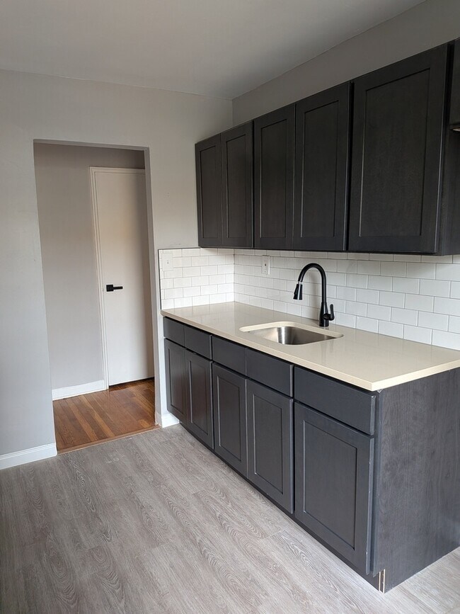 Building Photo - 1280 Clinton Ave