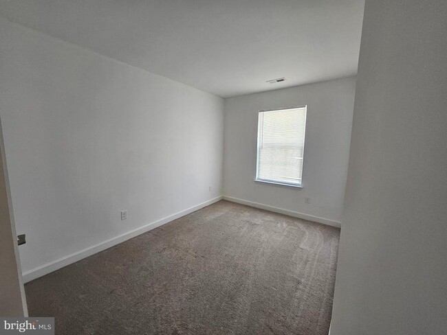 Building Photo - 73 Medal Way