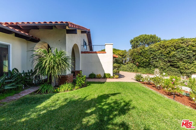 Building Photo - 6032 Sandbrook Dr