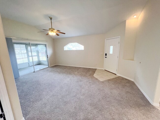 Building Photo - Lovely 2 Bedroom 2 Bathroom home in 55+ Ro...