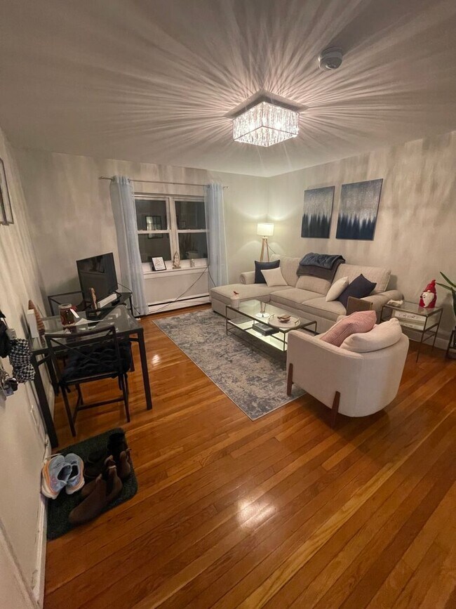 Building Photo - Great 2 Bed for Students