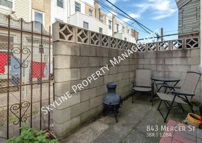 Building Photo - Gorgeous 2 Bedroom Home For Rent in Fishtown!
