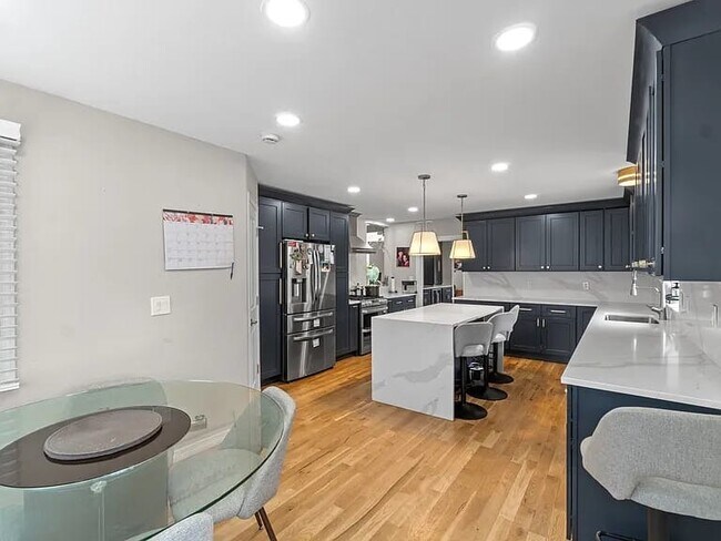 Building Photo - 9000 Big Canon Pl