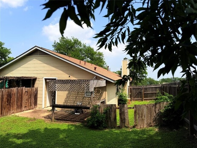 Building Photo - 14200 Sussman Ct